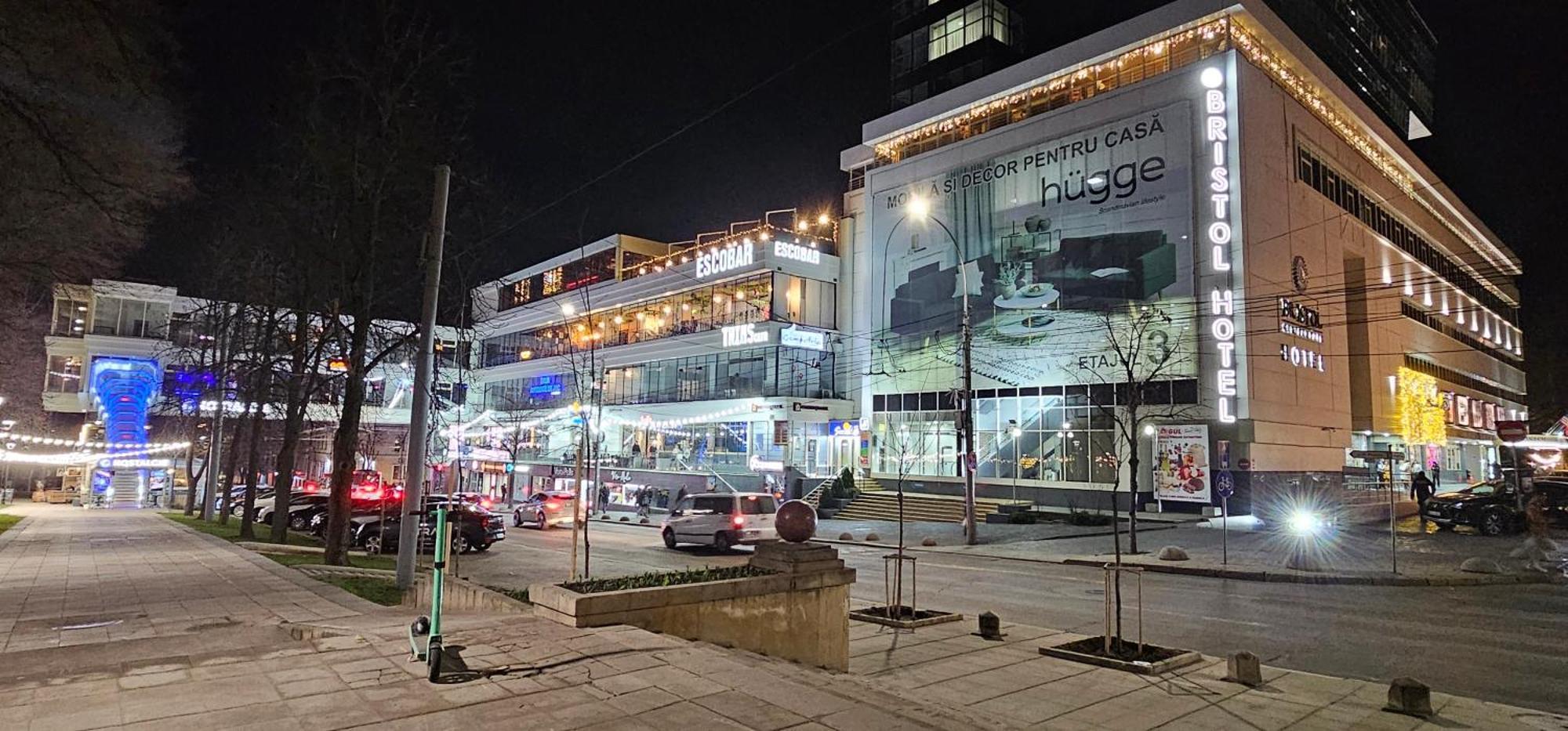 Park & Pedestrian Zone Apartment For4 キシナウ エクステリア 写真